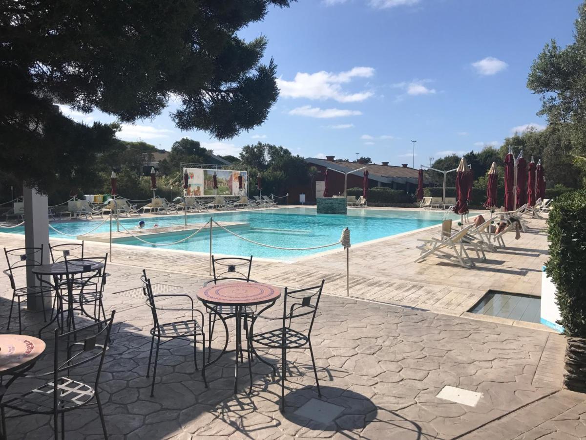 Club Esse Sporting Hotel Stintino Exterior photo