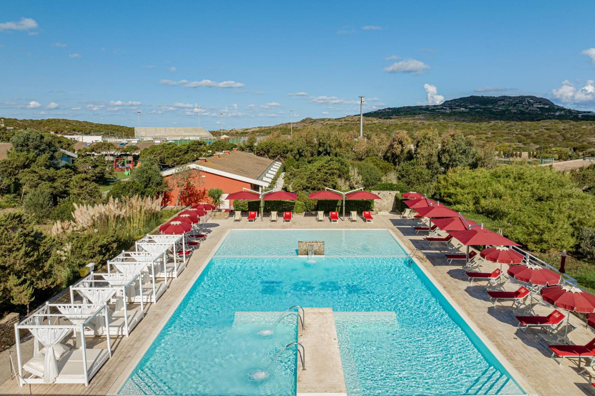Club Esse Sporting Hotel Stintino Exterior photo