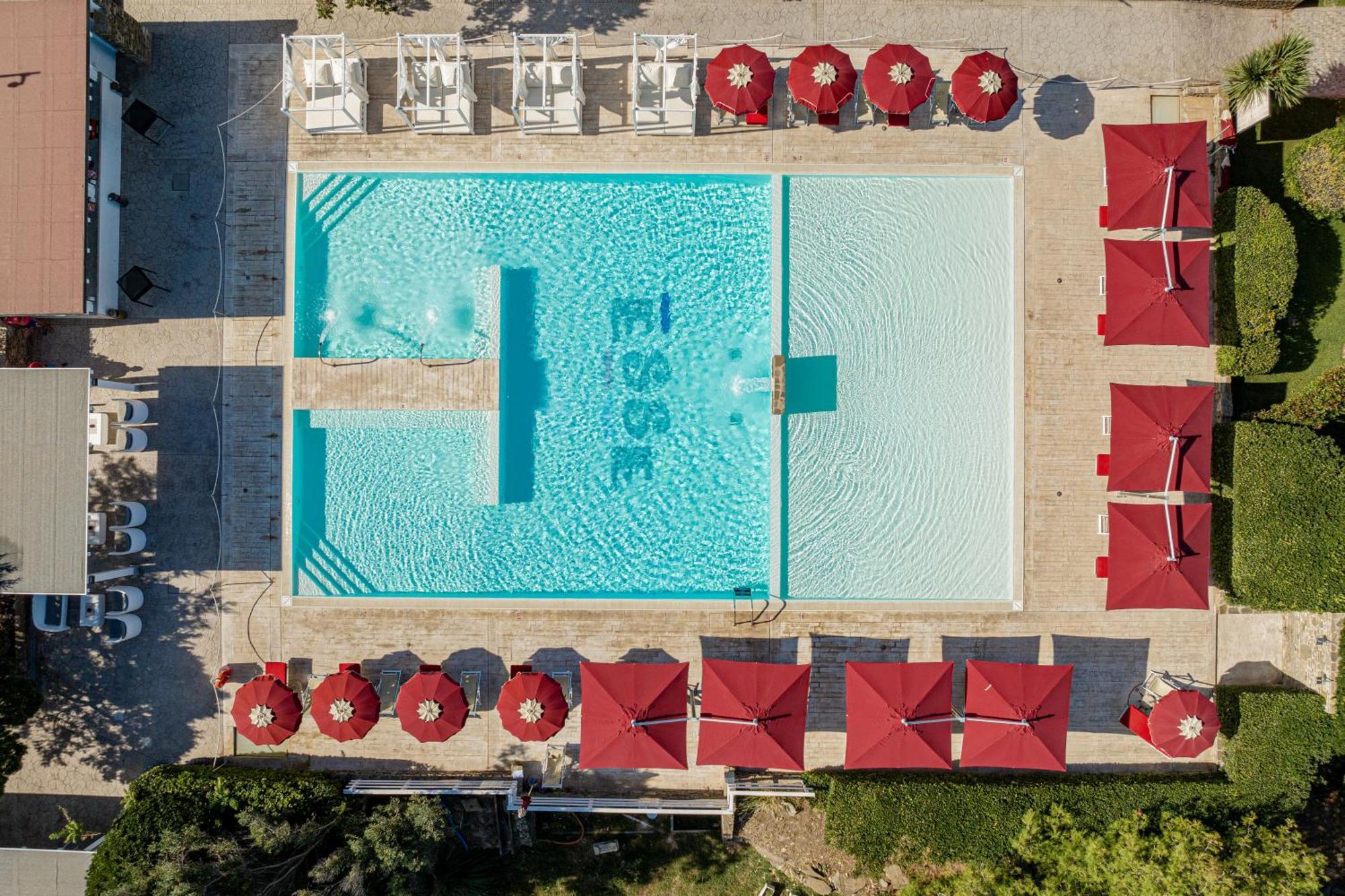Club Esse Sporting Hotel Stintino Exterior photo